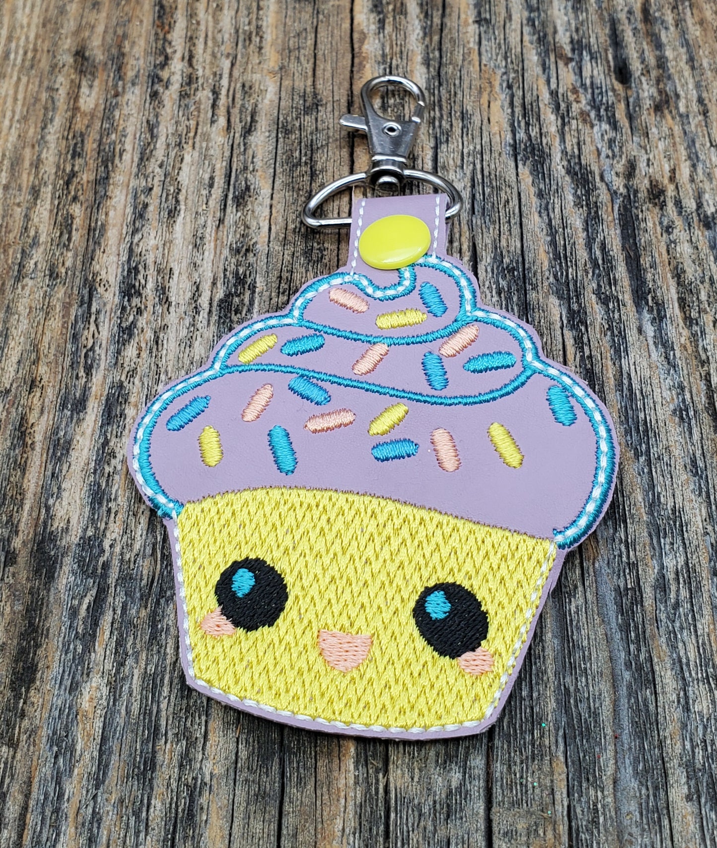 Cupcake key fob / bag clip