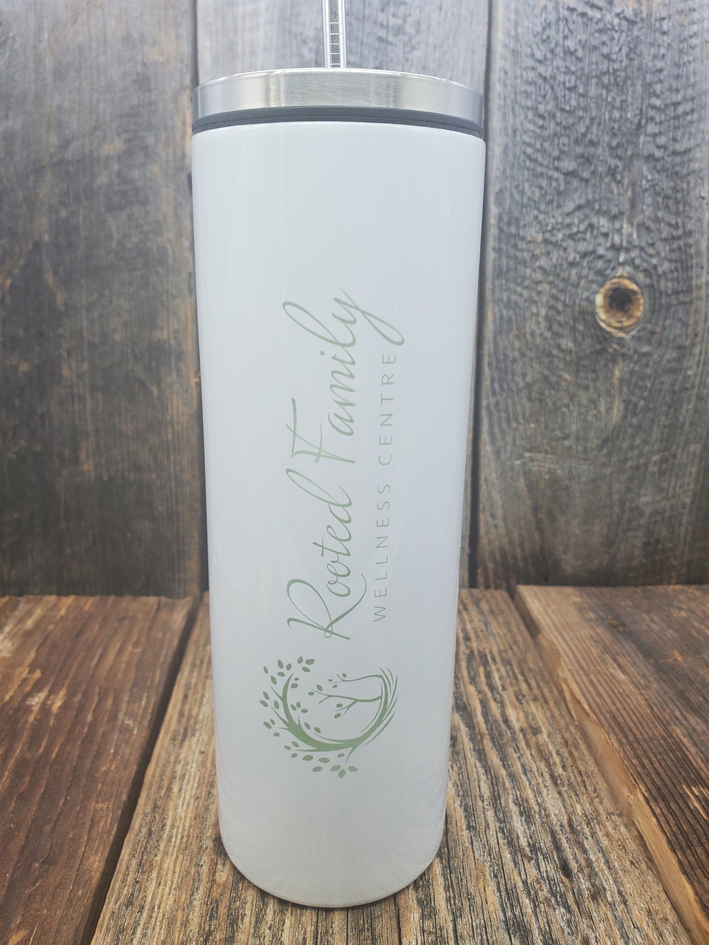 Design a stainless steel tumbler with lid